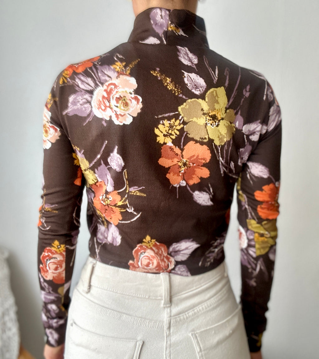Flower turtleneck