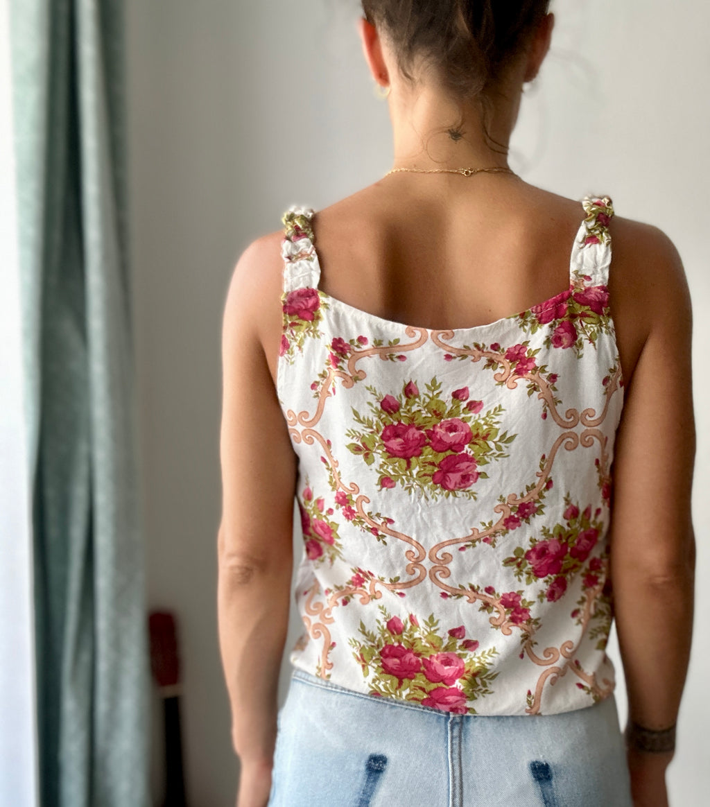 Red flower top