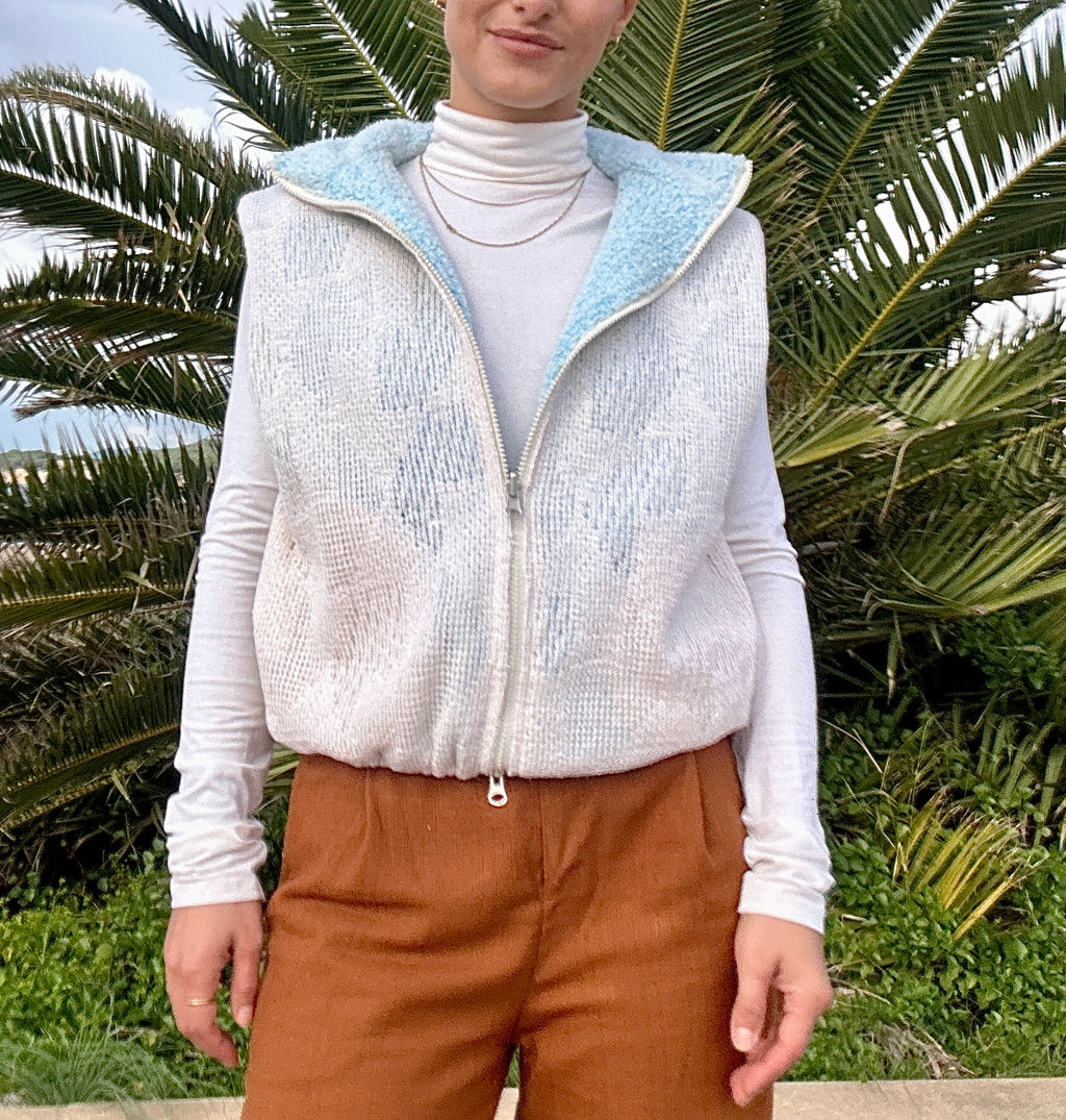Reversible vest