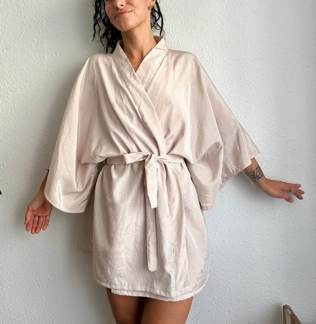 Beige kimono